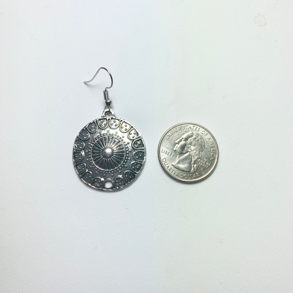 🔴🔴SALE 3/$10.  NWT  **BOUTIQUE*      EARRINGS - Picture 3 of 3